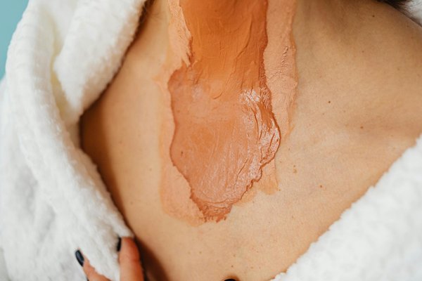 10 Conseils Essentiels pour Assortir vos Blouses à Manches Bouffantes avec des Jupes Crayon !