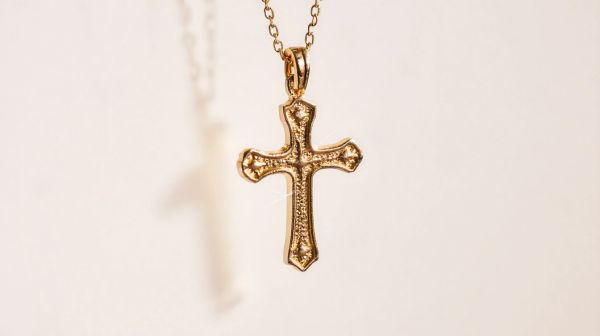 Top 10 pendentifs croix originaux pour vous valoriser